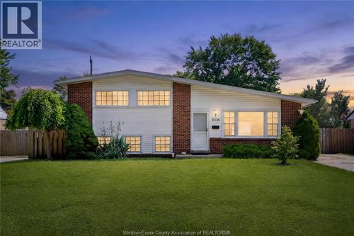 3436 Glenwood Ave, Windsor, ON, N9E2Y5 | Card Image