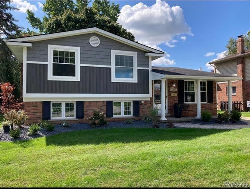 37947 Howell St, Livonia, MI, 48154-4832 | Card Image