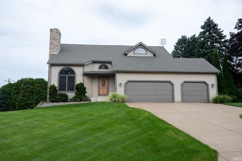 17979 Williamsburg Dr, Granger, IN, 46530-9252 | Card Image