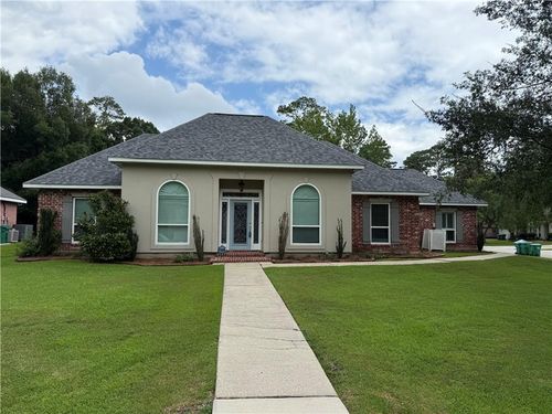 547 Casey Dr, Mandeville, LA, 70471-6720 | Card Image