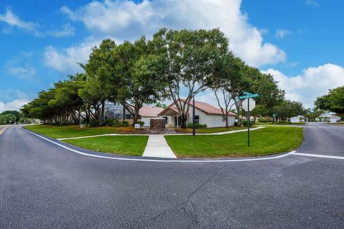 1975 Oak Berry Cir, Wellington, FL, 33414-6115 | Card Image