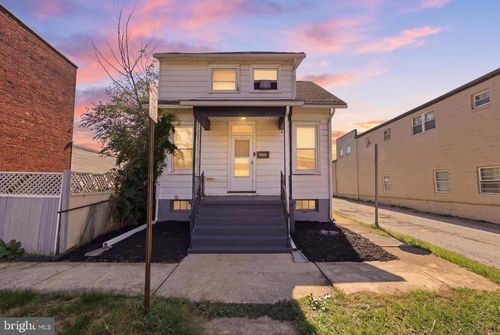 928 Elm St, YORK, PA, 17403-2506 | Card Image