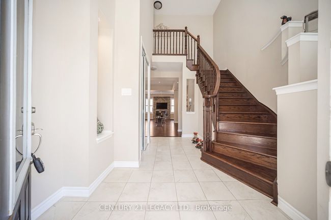 33 Callandar Rd, House other with 4 bedrooms, 3 bathrooms and 4 parking in Brampton ON | Image 5