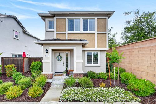 5400 Molino Cir, Roseville, CA, 95747-4592 | Card Image