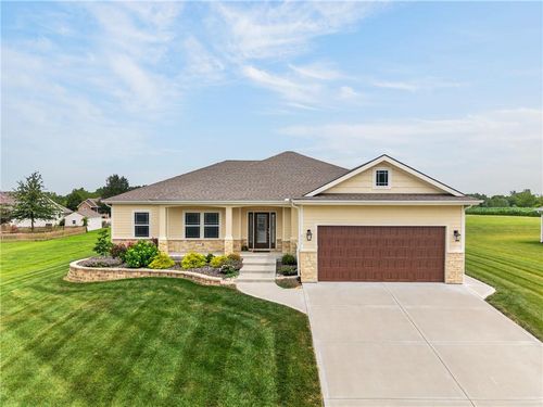 405 W 10th St, Lawson, MO, 64062-9379 | Card Image