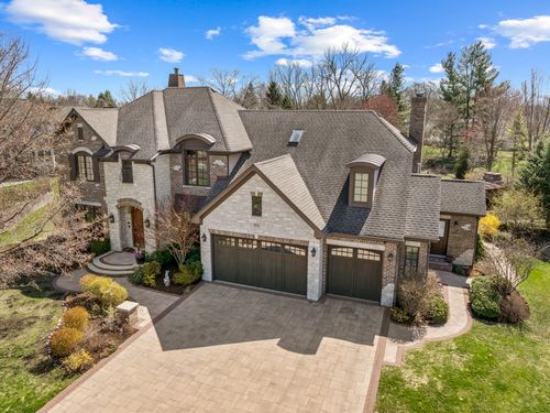 910 Tall Grass Ct, St. Charles, IL, 60174-5865 | Card Image