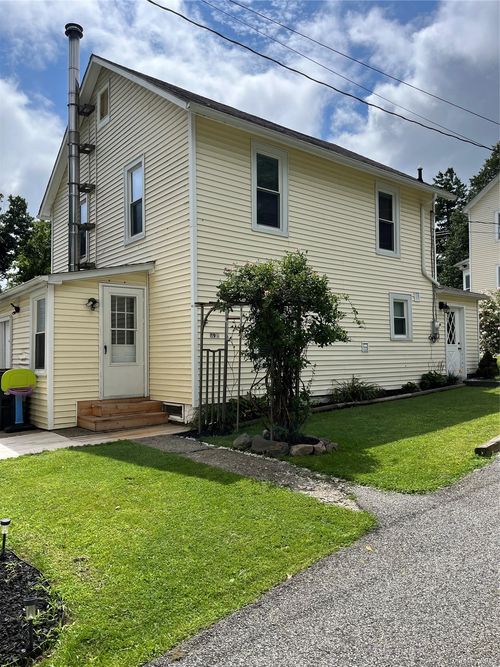 89 N Montgomery St, Walden, NY, 12586-1188 | Card Image