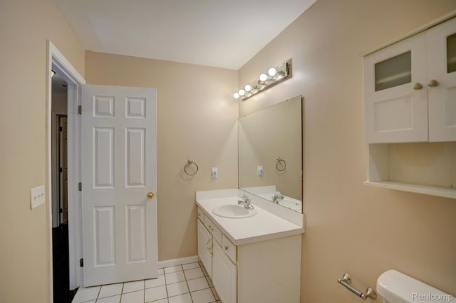6407 Beecher Rd, Condo with 2 bedrooms, 3 bathrooms and null parking in Flint MI | Image 31