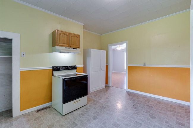 102 W 8 Th St, House other with 2 bedrooms, 1 bathrooms and null parking in Chickamauga GA | Image 11