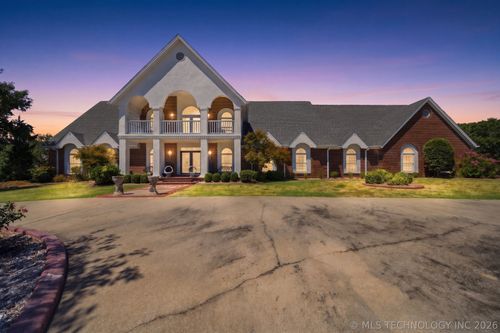 66235 S 320 Rd, Chouteau, OK, 74337-5556 | Card Image