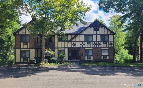 5-5 Essex Ct, Brookfield, CT, 06804-2716 | Card Image