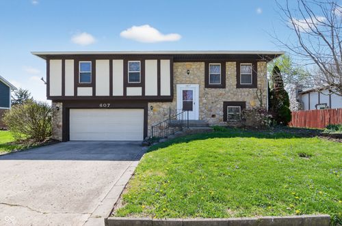 607 Rahkewood Dr, Indianapolis, IN, 46217-3655 | Card Image