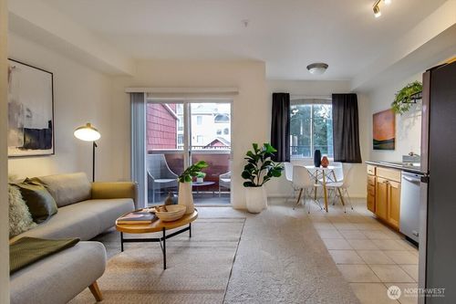 apt-e102-517 225th Ln Ne, Sammamish, WA, 98074-7178 | Card Image