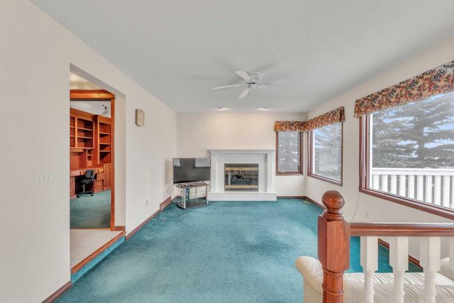 121 Patterson Mount Sw, House other with 5 bedrooms, 4 bathrooms and 4 parking in Calgary AB | Image 9
