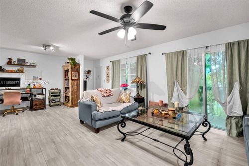 204-2324 Van Buren St, Hollywood, FL, 33020-7300 | Card Image