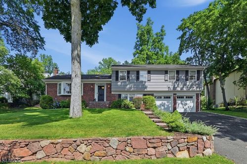 275 Wyoming Ave, Maplewood, NJ, 07040-2001 | Card Image