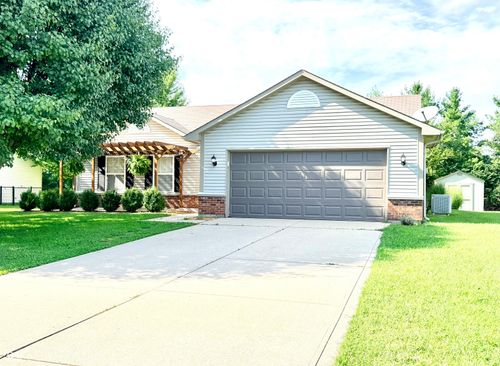 401 New York St, Fortville, IN, 46040-1079 | Card Image
