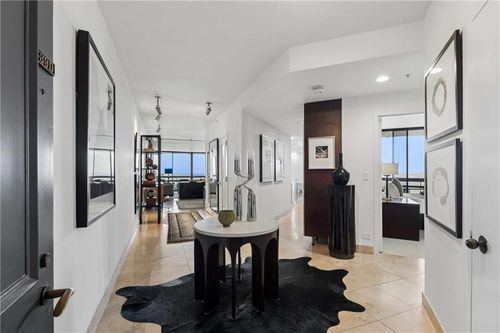 39d-2660 Peachtree Rd Nw, Atlanta, GA, 30305-3683 | Card Image