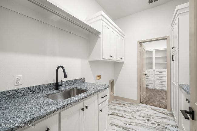 10409 N Fm 1729, House other with 3 bedrooms, 3 bathrooms and null parking in Idalou TX | Image 31
