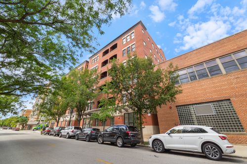 unit-3se-1148 W Monroe St, Chicago, IL, 60607-2568 | Card Image