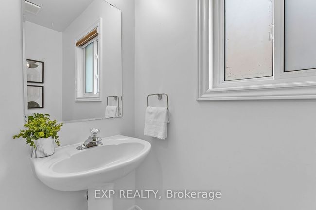 16 La Pinta St, House attached with 3 bedrooms, 3 bathrooms and 2 parking in Maple ON | Image 8