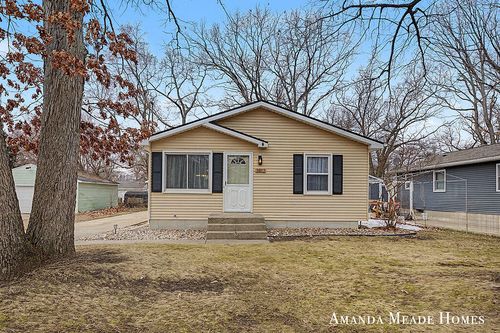 3913 Michael Ave Sw, Wyoming, MI, 49509-3947 | Card Image
