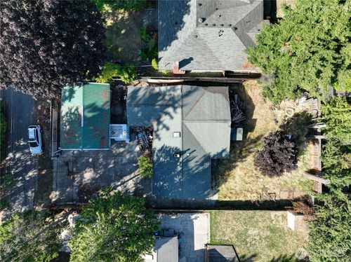 11024 Bartlett Ave Ne, Seattle, WA, 98125-5829 | Card Image