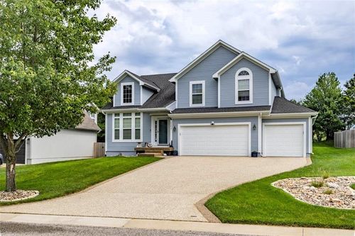 20827 W 102nd St, Lenexa, KS, 66220-3679 | Card Image