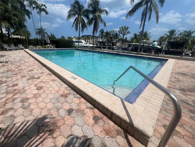 303 - 2350 Ne 135th St, Condo with 2 bedrooms, 2 bathrooms and null parking in North Miami FL | Image 40