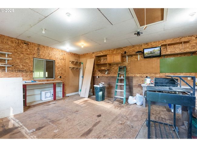 22400 S Evergreen Dr, House other with 5 bedrooms, 3 bathrooms and 2 parking in Beavercreek OR | Image 38