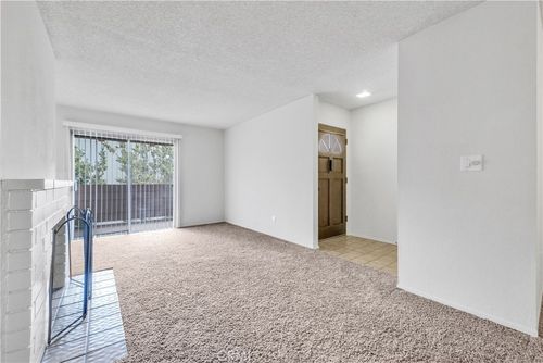 apt-8-17552 Vandenberg Ln, Tustin, CA, 92780-2047 | Card Image