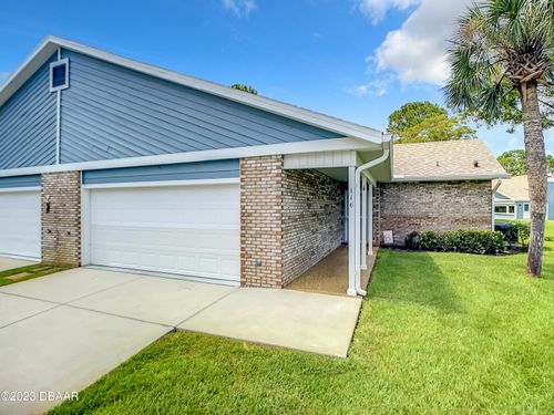 3040-116 Duck Hawk Cir, DAYTONA BEACH, FL, 32119-8742 | Card Image