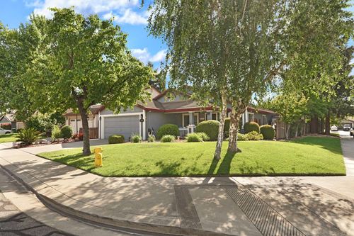 2109 Bluejay Way, Lodi, CA, 95240 | Card Image