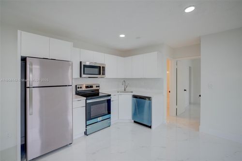 apt-5-1750 Ne 56th Ct, Fort Lauderdale, FL, 33334-5971 | Card Image