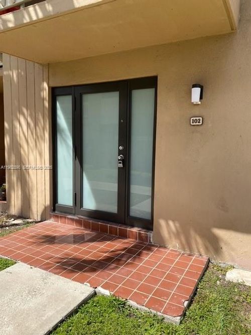 102-15-15475 Sw 80th St, Miami, FL, 33193 | Card Image