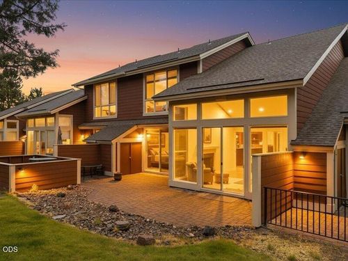 11110 Village Loop, Redmond, OR, 97756-7429 | Card Image