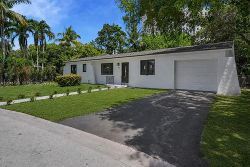 211 Washington Dr, Coral Gables, FL, 33133-5648 | Card Image
