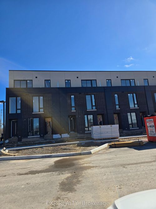 114 Everett Common, St Catharines, ON, L2P0G8 | Card Image