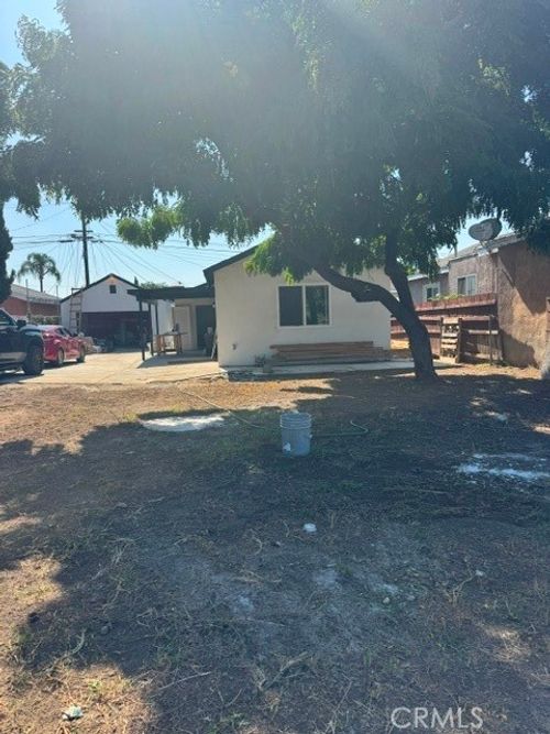 742 Simmons, Los Angeles, CA, 90022 | Card Image