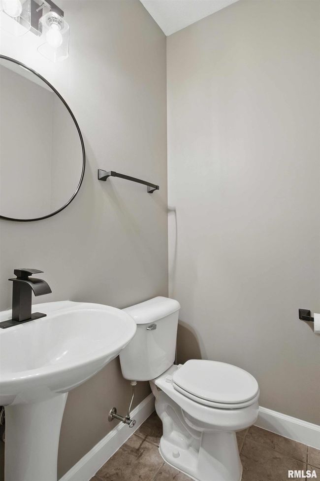 2139 Cromwell Cir, House other with 5 bedrooms, 5 bathrooms and null parking in Davenport IA | Image 14