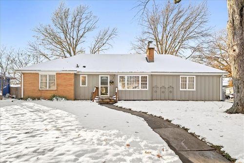 601 S Honeysuckle Dr, Olathe, KS, 66061-4228 | Card Image