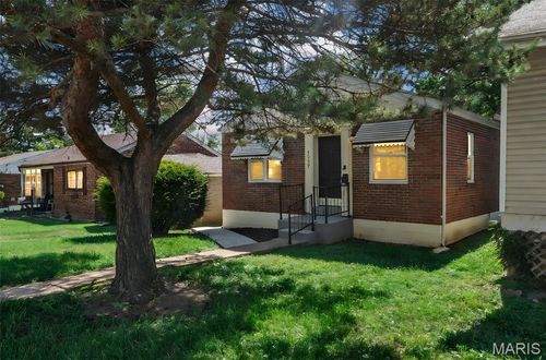 1237 Fairview Ave, Saint Louis, MO, 63130-1512 | Card Image