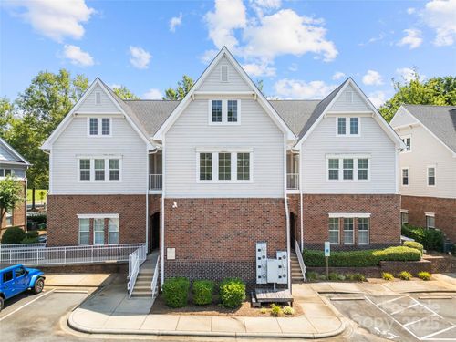 ste-200-575 Davidson Gateway Dr, Davidson, NC, 28036-7037 | Card Image