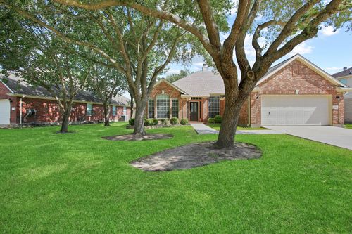 8305 Spinnaker Bay Ln, Pearland, TX, 77584-7925 | Card Image