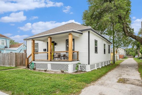 2015 37th St, Galveston, TX, 77550-7545 | Card Image