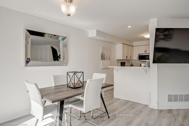 35 - 2022 Atkinson Dr, Condo with 3 bedrooms, 3 bathrooms and 1 parking in Burlington ON | Image 16
