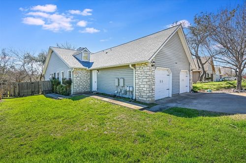 apt-a-528 Cutty Trl, Lakeway, TX, 78734-4804 | Card Image