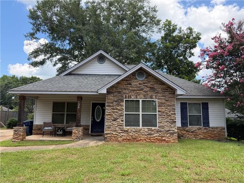 135 Wynn Ave, AUBURN, AL, 36830-3025 | Card Image