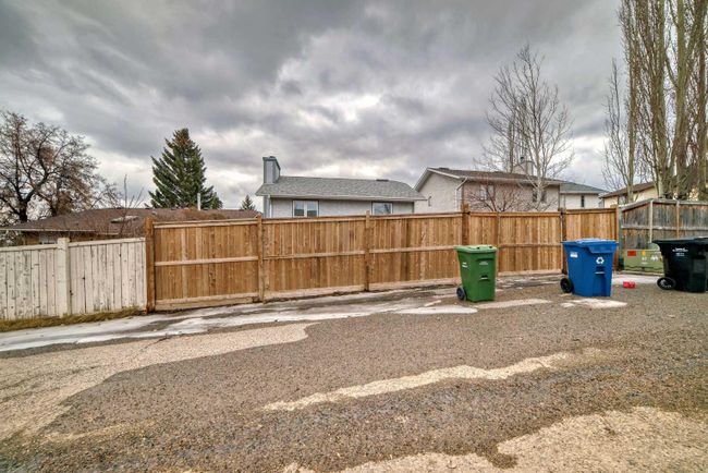 23 Sanderling Rise Nw, Home with 4 bedrooms, 3 bathrooms and 5 parking in Calgary AB | Image 31