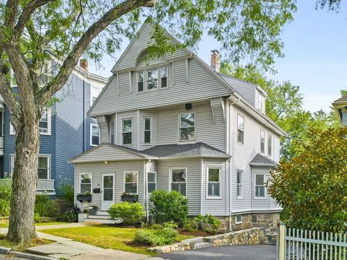 25 Walton St, Boston, MA, 02124-3635 | Card Image